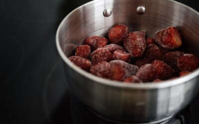 How do I freeze strawberries?